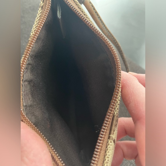 GUC Coach wristlet - Picture 5 of 7